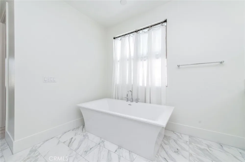 133 Hyperion Irvine, CA 92618
