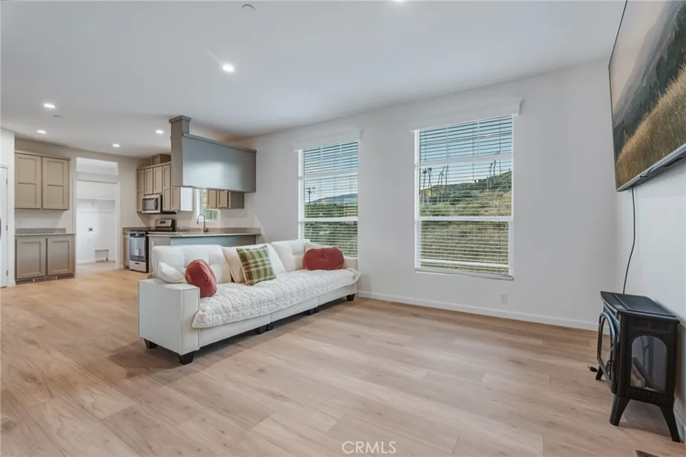 8380 Riggins Phelan, CA 92371