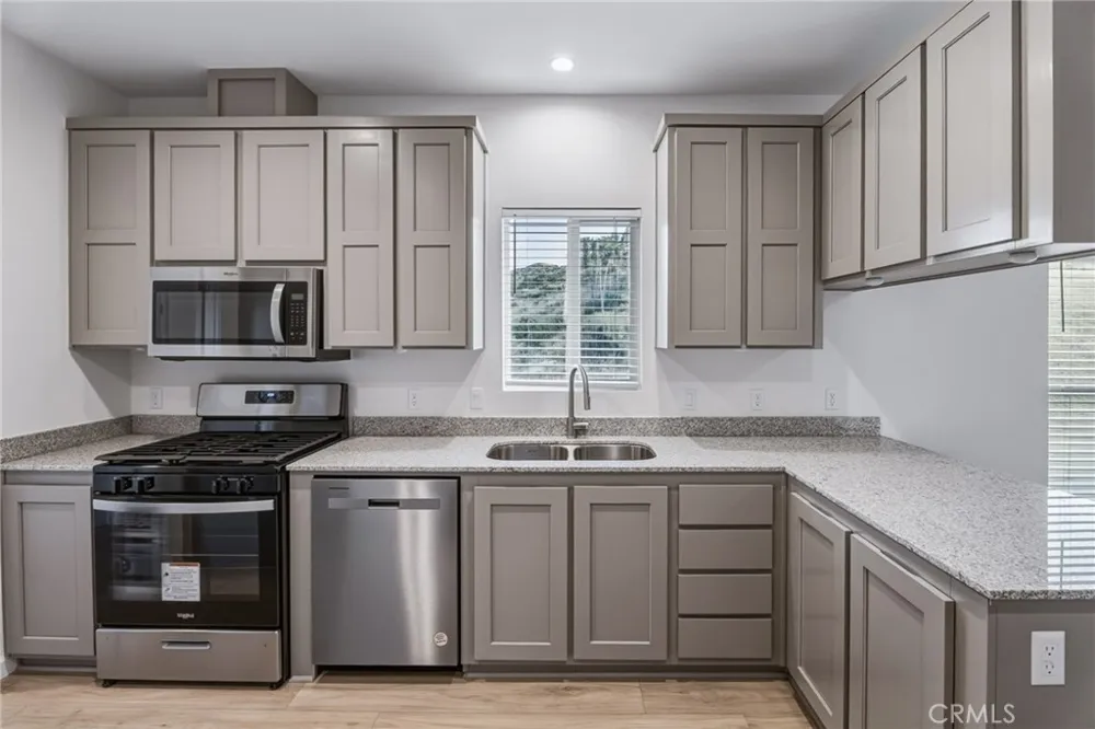 8380 Riggins Phelan, CA 92371