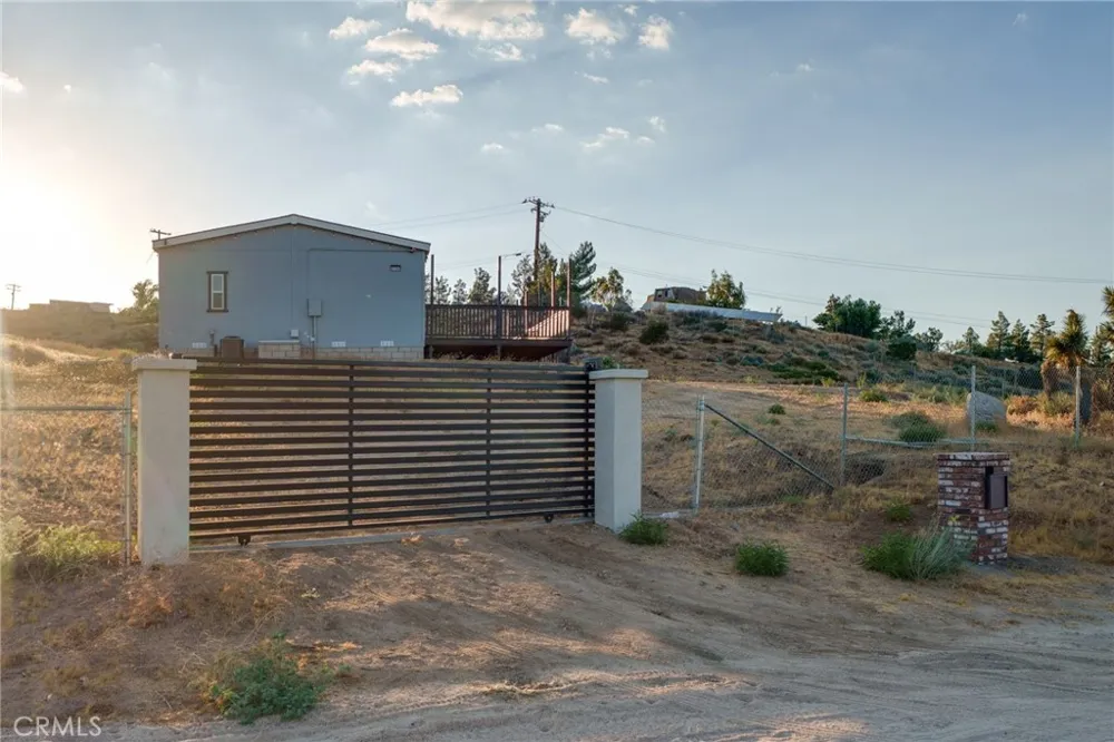 8380 Riggins Phelan, CA 92371