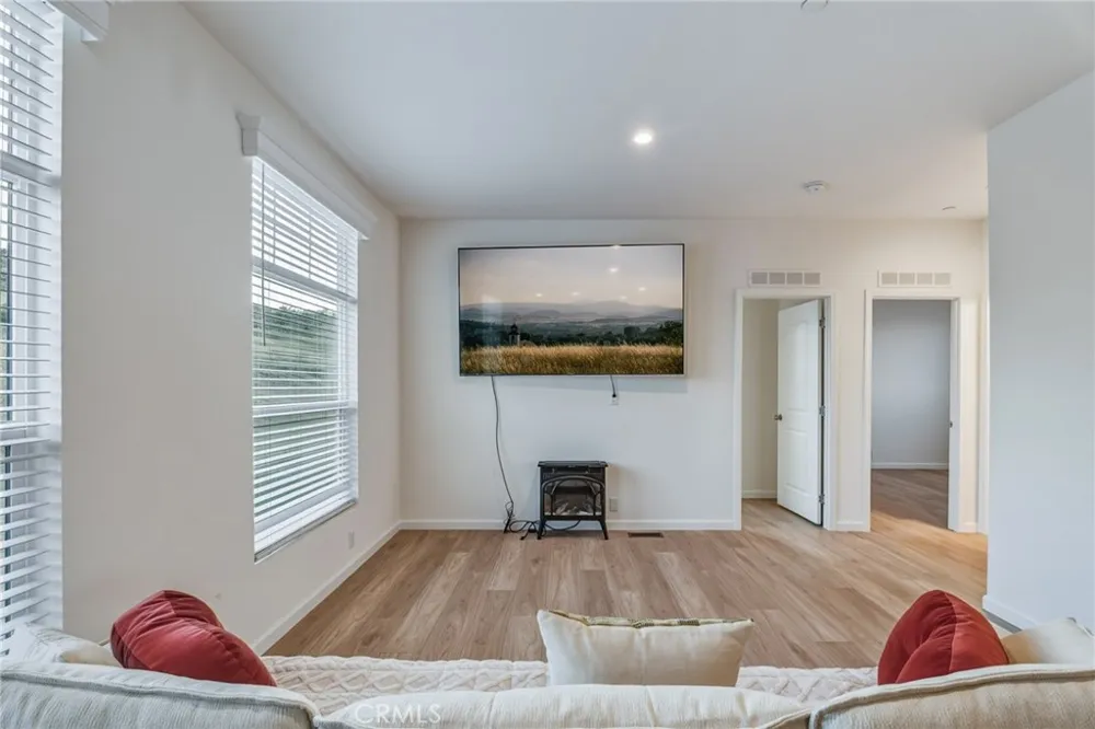 8380 Riggins Phelan, CA 92371