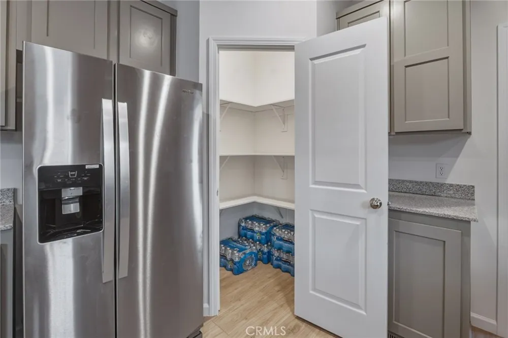 8380 Riggins Phelan, CA 92371