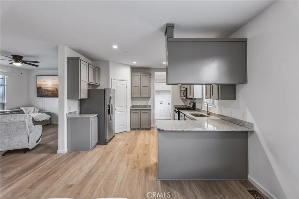 8380 Riggins Phelan, CA 92371