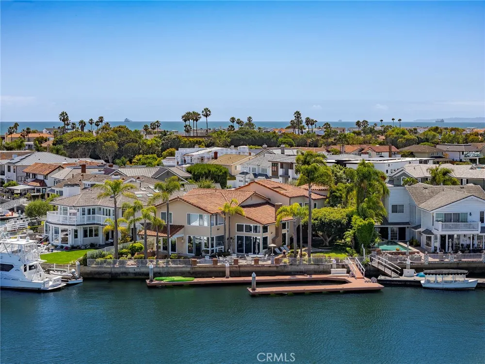 16932 Coral Cay Huntington Beach, CA 92649