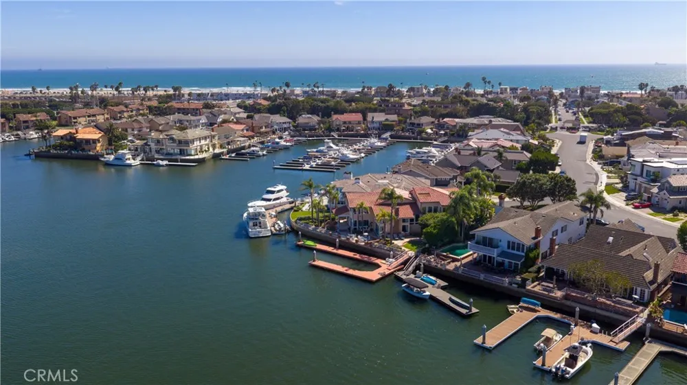16932 Coral Cay Huntington Beach, CA 92649