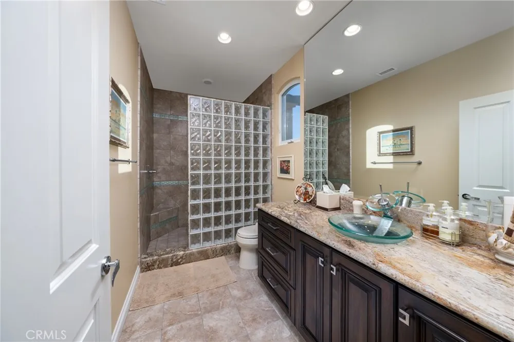 16932 Coral Cay Huntington Beach, CA 92649