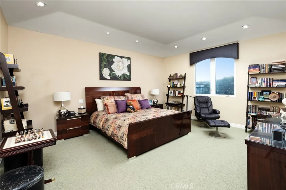 16932 Coral Cay Huntington Beach, CA 92649