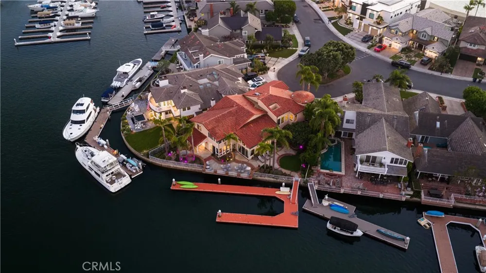 16932 Coral Cay Huntington Beach, CA 92649