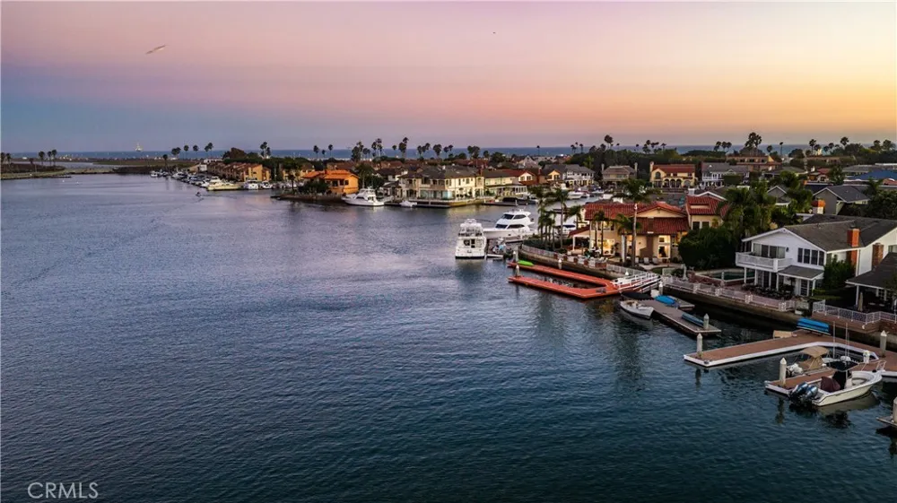 16932 Coral Cay Huntington Beach, CA 92649