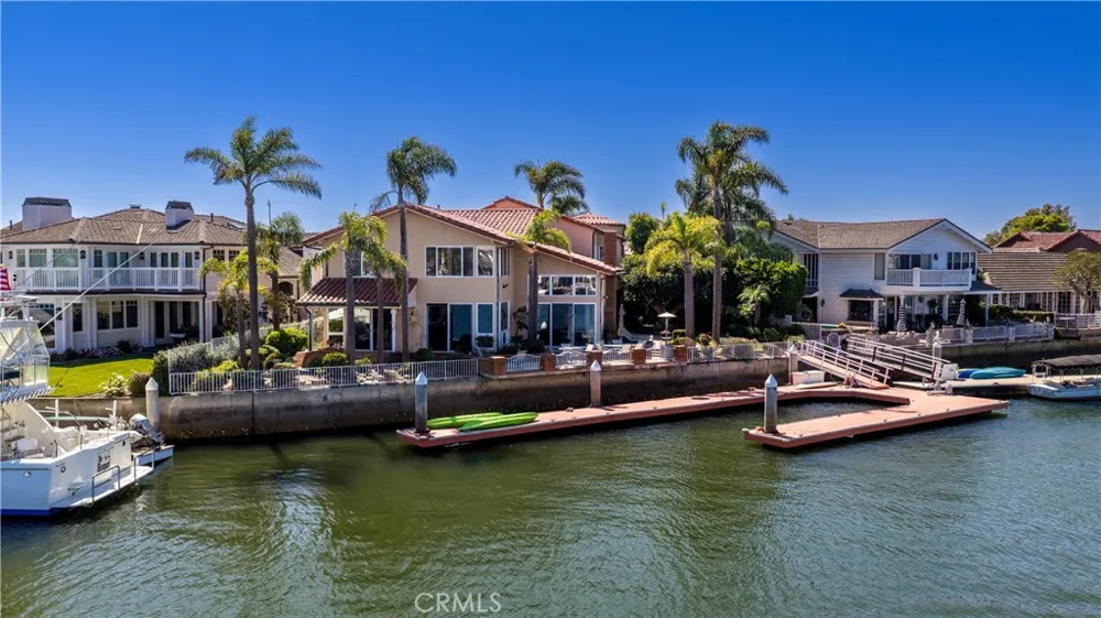 16932 Coral Cay Huntington Beach, CA 92649