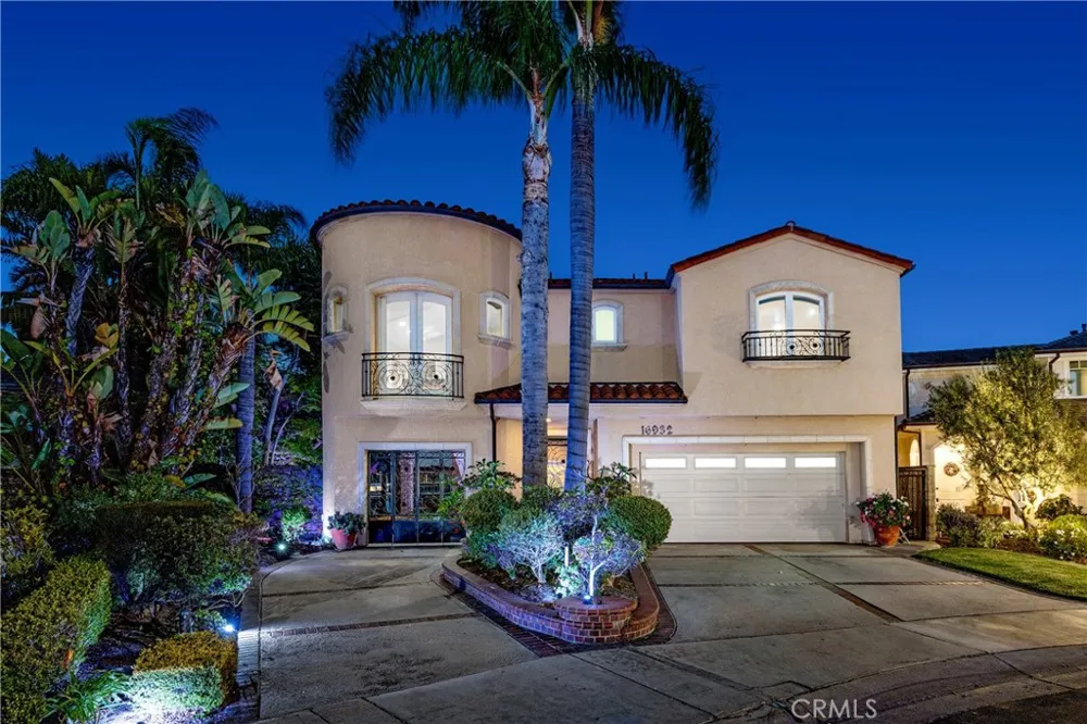 16932 Coral Cay Huntington Beach, CA 92649