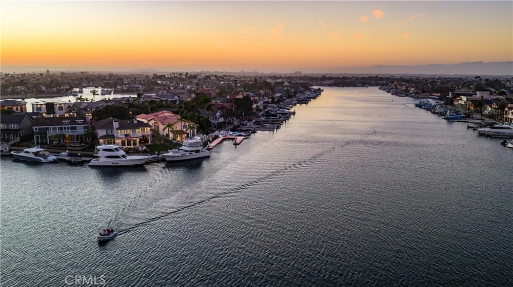 16932 Coral Cay Huntington Beach, CA 92649