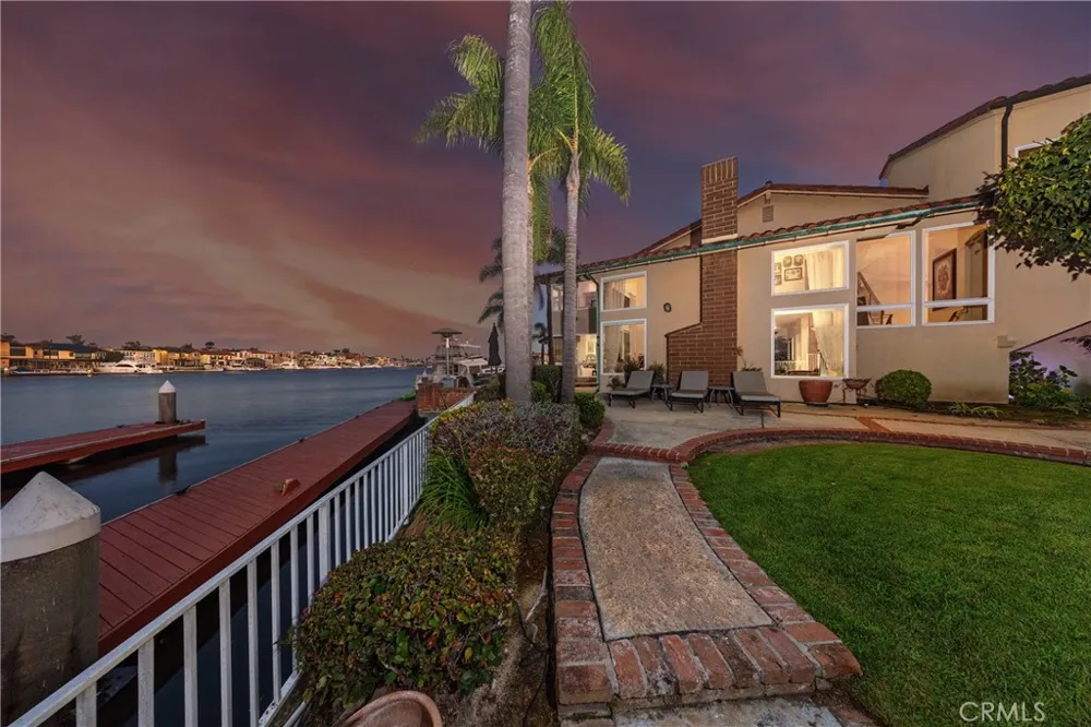 16932 Coral Cay Huntington Beach, CA 92649