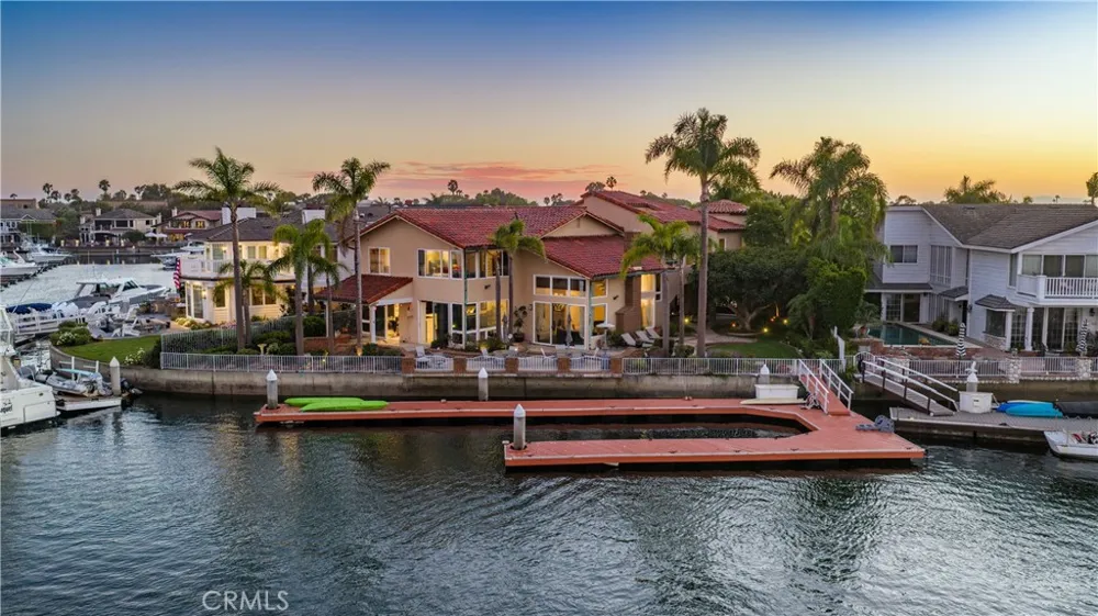 16932 Coral Cay Huntington Beach, CA 92649