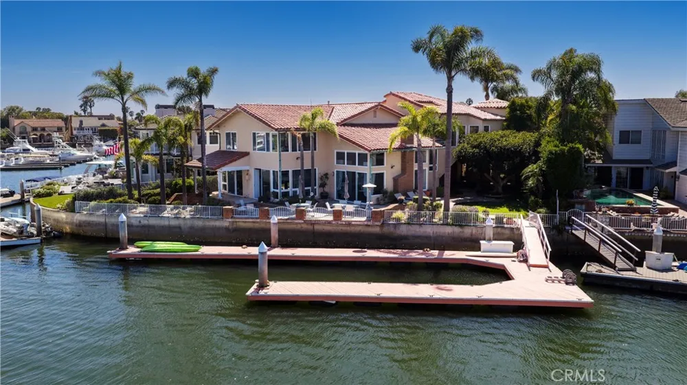 16932 Coral Cay Huntington Beach, CA 92649