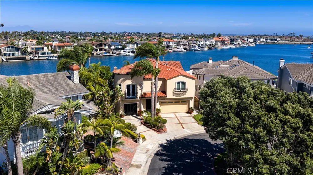 16932 Coral Cay Huntington Beach, CA 92649