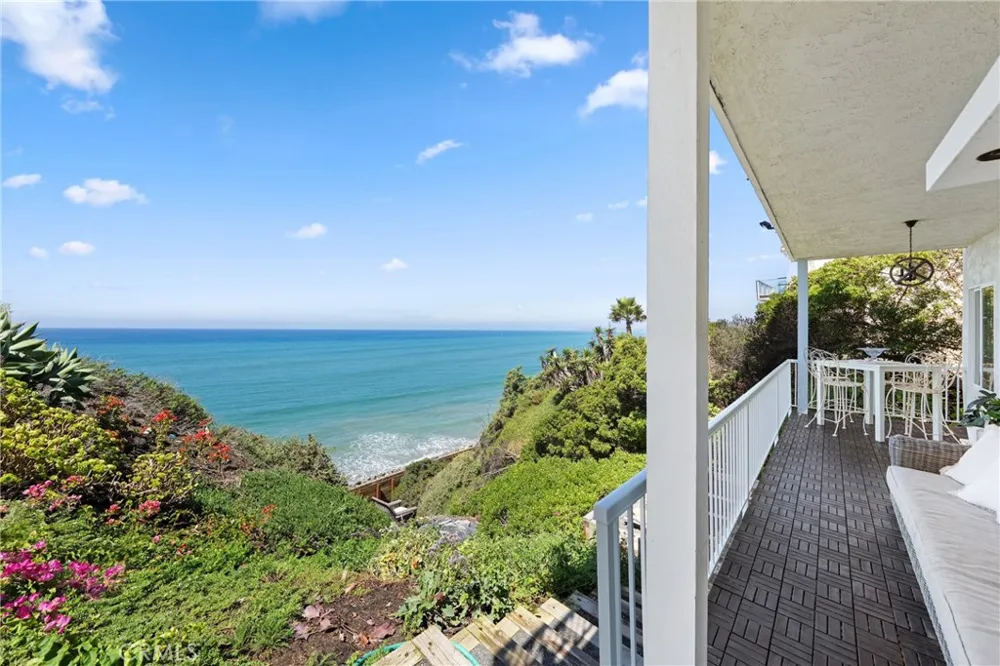 915 Buena Vista San Clemente, CA 92672
