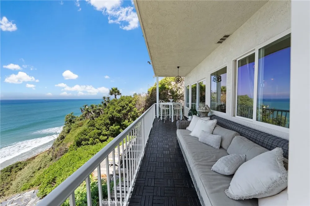 915 Buena Vista San Clemente, CA 92672