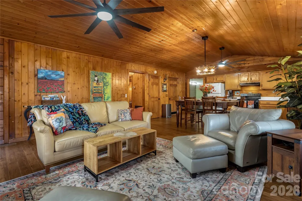 398 Locust Drive Maggie Valley, NC 28751