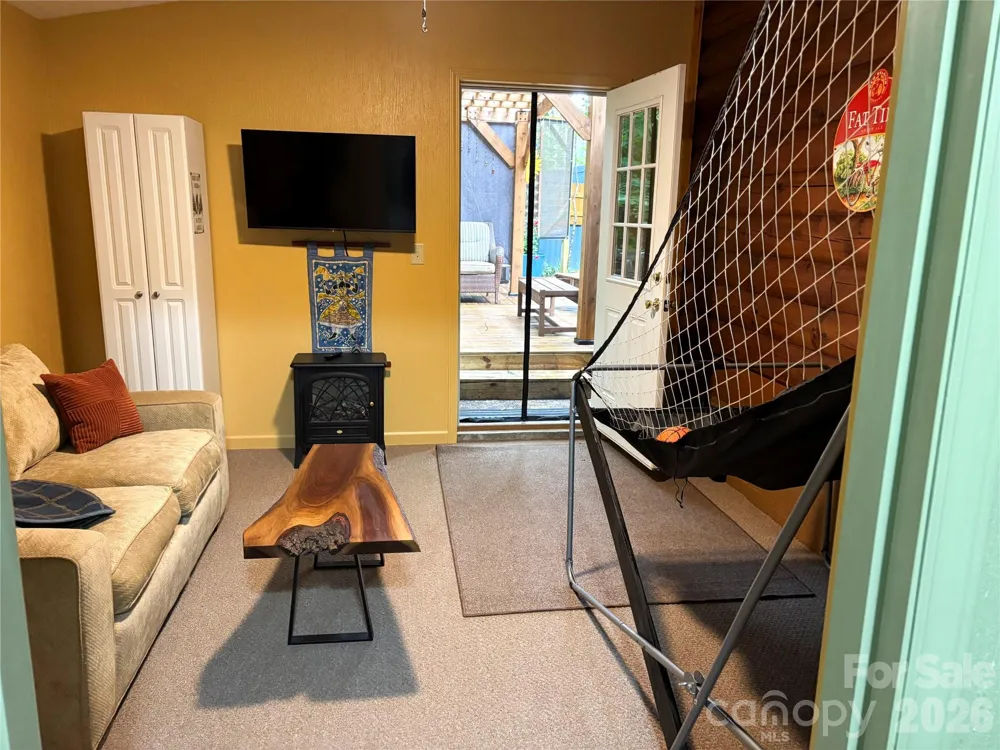 398 Locust Drive Maggie Valley, NC 28751