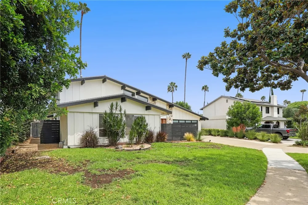 421 Larry Lane Placentia, CA 92870