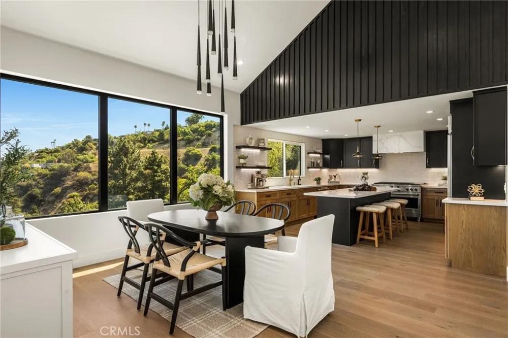 3566 Beverly Glen Sherman Oaks, CA 91423
