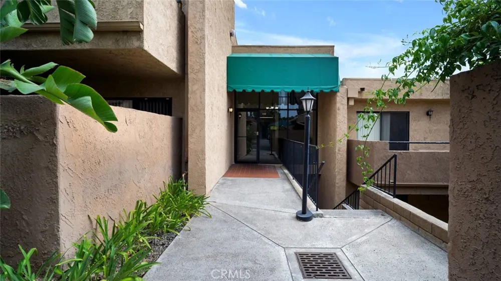 4782 Lakeview Yorba Linda, CA 92886
