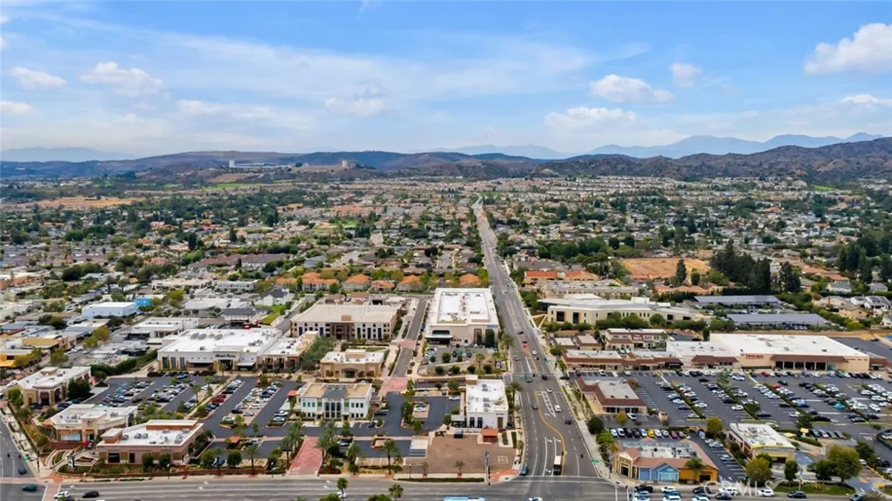 4782 Lakeview Yorba Linda, CA 92886