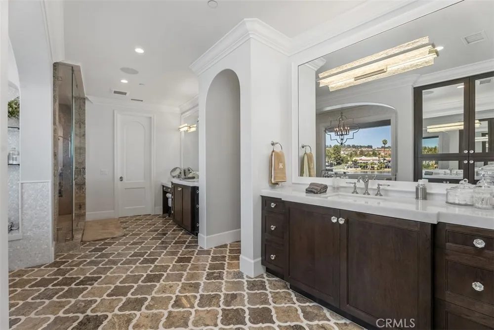 22865 Tindaya Mission Viejo, CA 92692