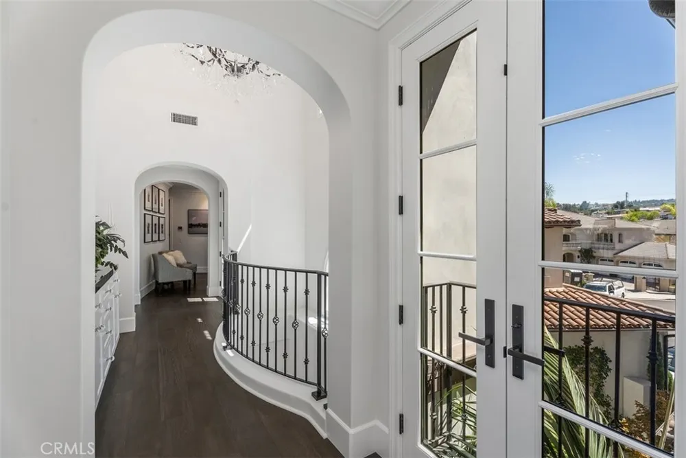 22865 Tindaya Mission Viejo, CA 92692