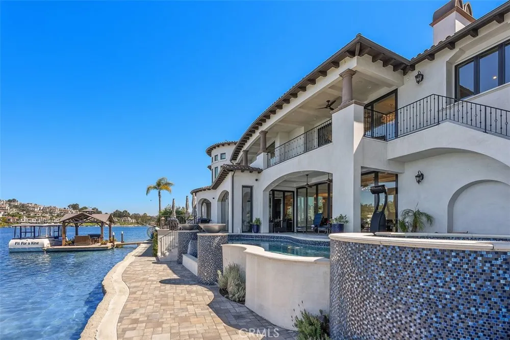 22865 Tindaya Mission Viejo, CA 92692