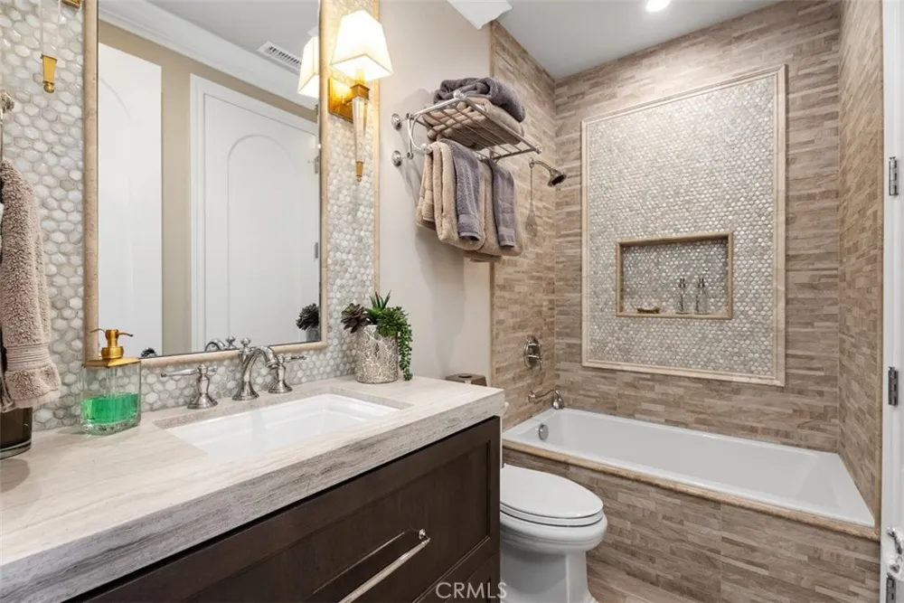 22865 Tindaya Mission Viejo, CA 92692