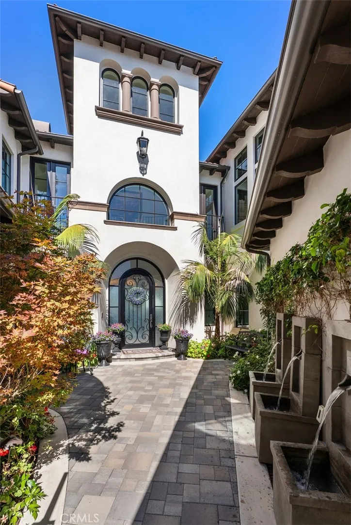 22865 Tindaya Mission Viejo, CA 92692