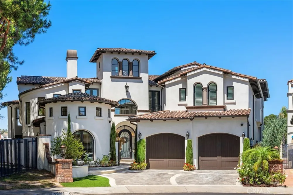 22865 Tindaya Mission Viejo, CA 92692
