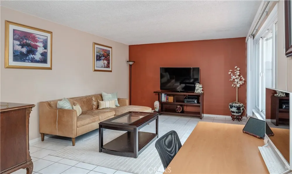 13875 La Jolla Plaza Garden Grove, CA 92844