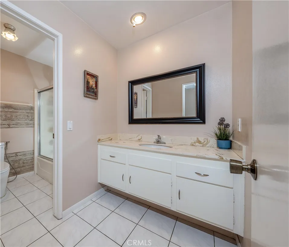 13875 La Jolla Plaza Garden Grove, CA 92844