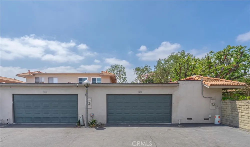 13875 La Jolla Plaza Garden Grove, CA 92844