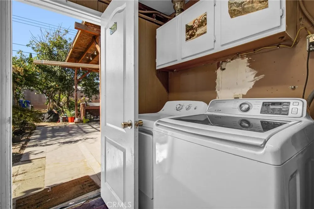 4063 Gertrude Simi Valley, CA 93063
