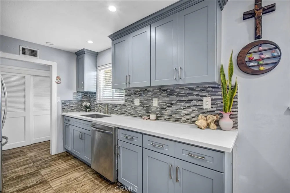 4063 Gertrude Simi Valley, CA 93063