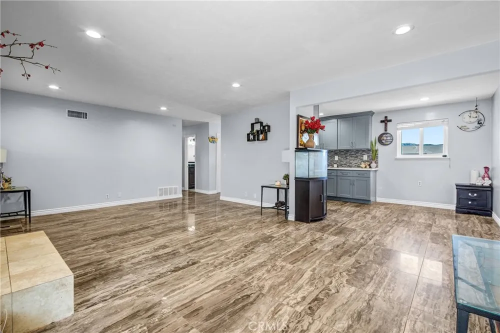 4063 Gertrude Simi Valley, CA 93063