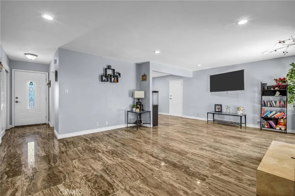4063 Gertrude Simi Valley, CA 93063