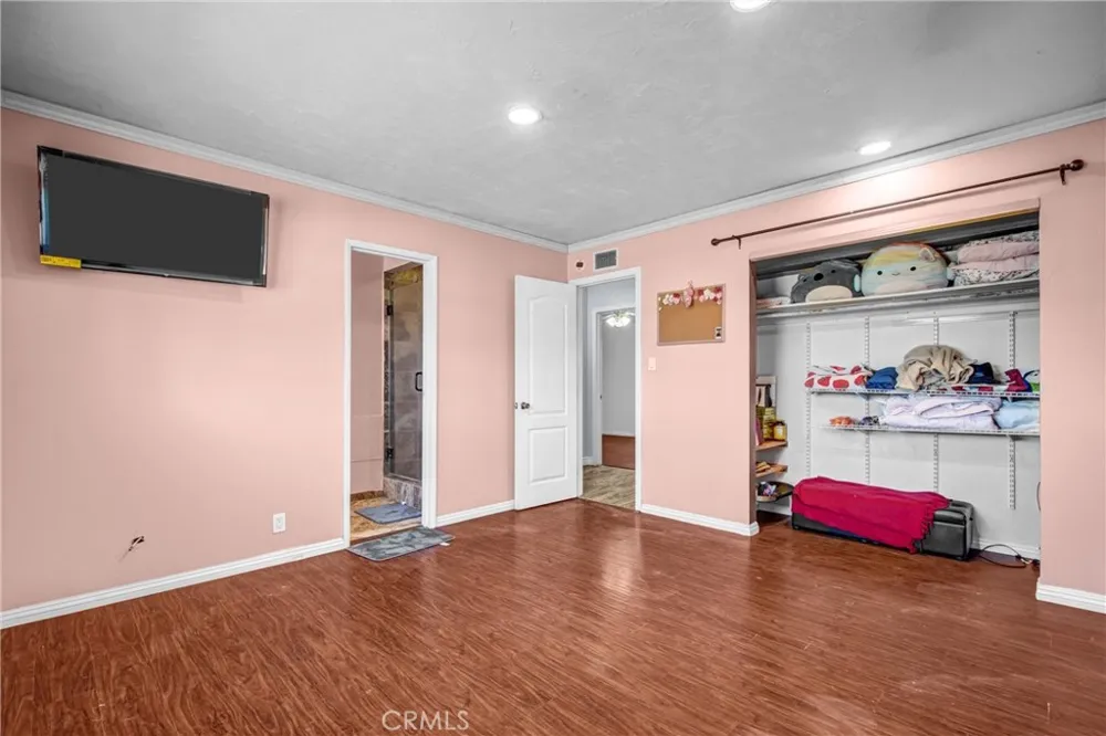 4063 Gertrude Simi Valley, CA 93063