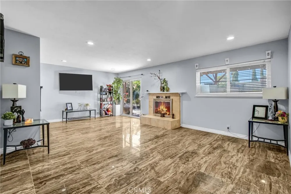 4063 Gertrude Simi Valley, CA 93063