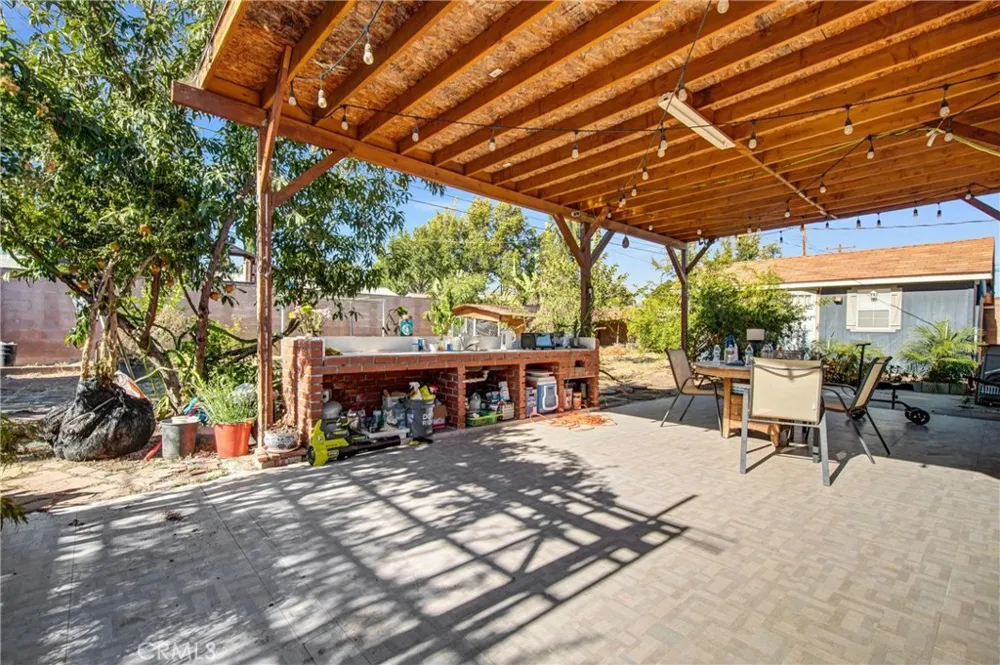 4063 Gertrude Simi Valley, CA 93063