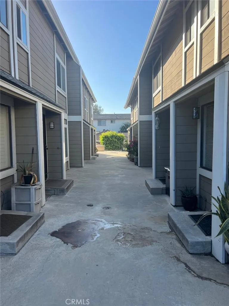 1162 Sycamore Tustin, CA 92780