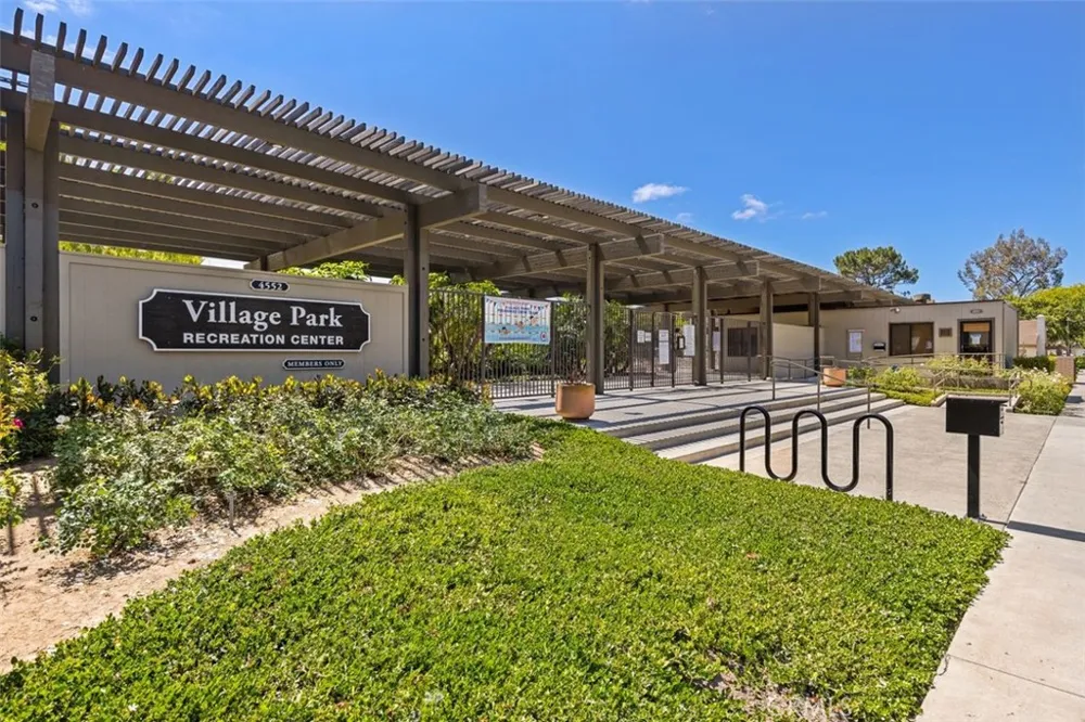 63 Seton Irvine, CA 92612