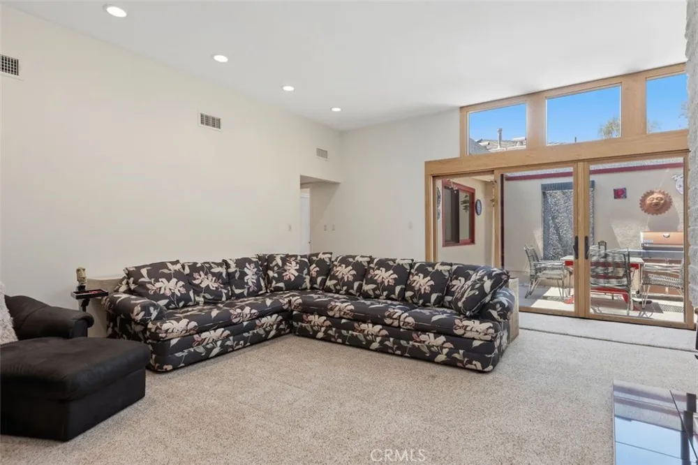 63 Seton Irvine, CA 92612