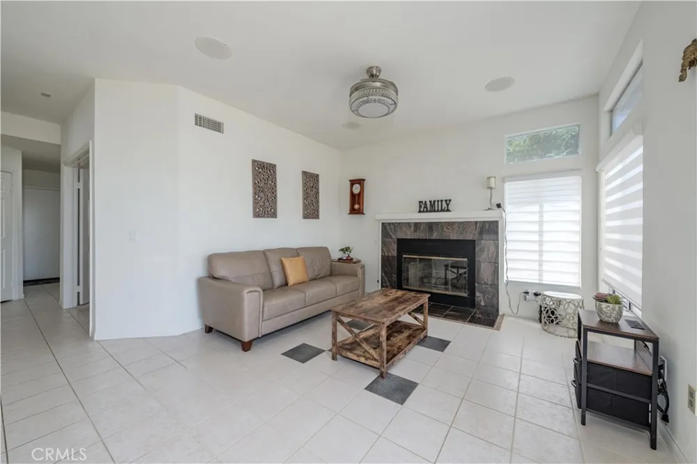 1011 S Mountcrest Court Anaheim, CA 92808