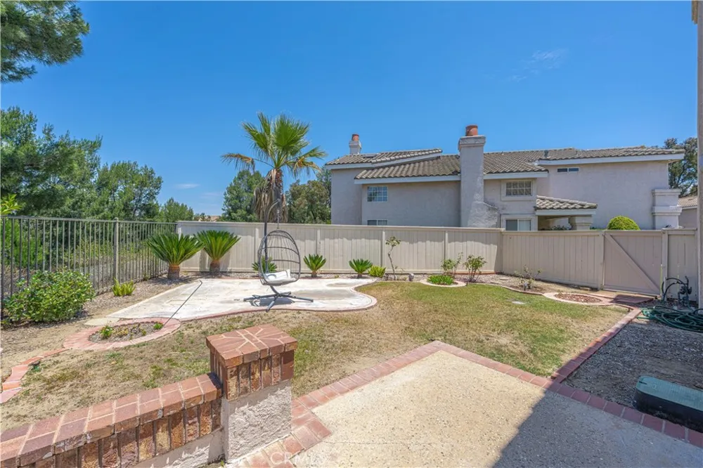 1011 S Mountcrest Court Anaheim, CA 92808