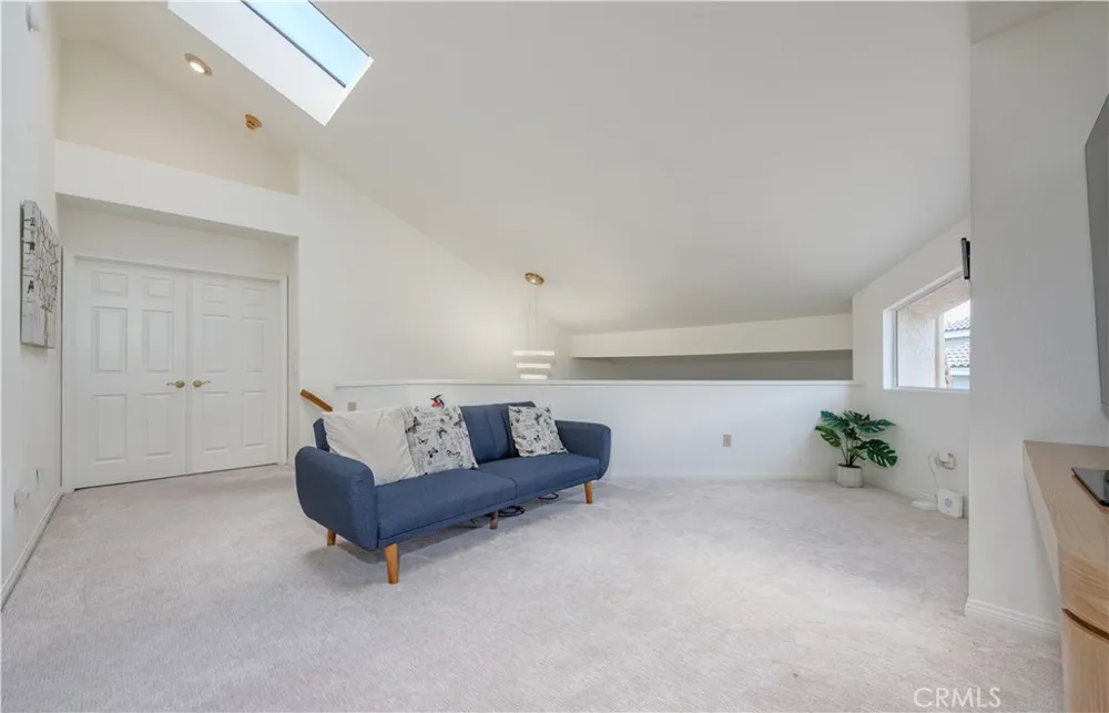 1011 S Mountcrest Court Anaheim, CA 92808